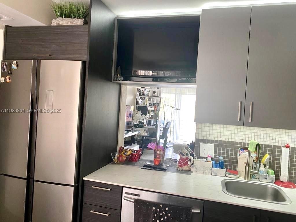 18900 NE 14th Ave, Unit D-205, Miami, FL 33179 Photo