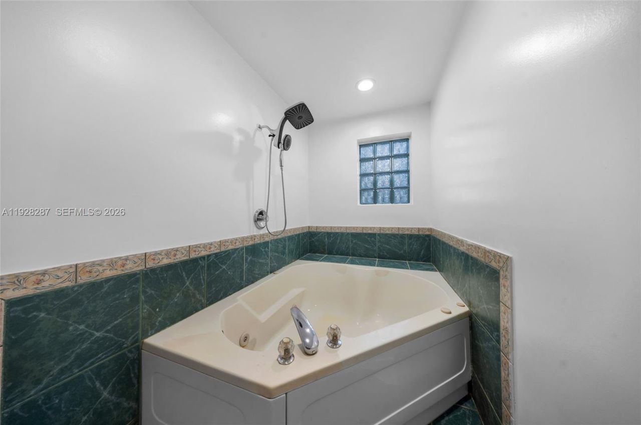 11390 NW 37th St, Coral Springs, FL 33065 Photo