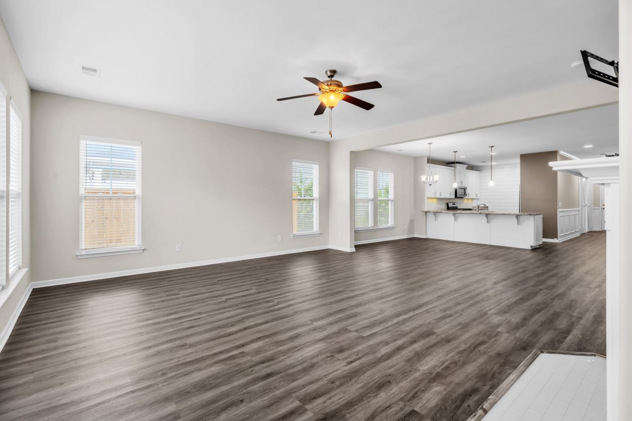 394 Sanctuary Park Drive Photo 11