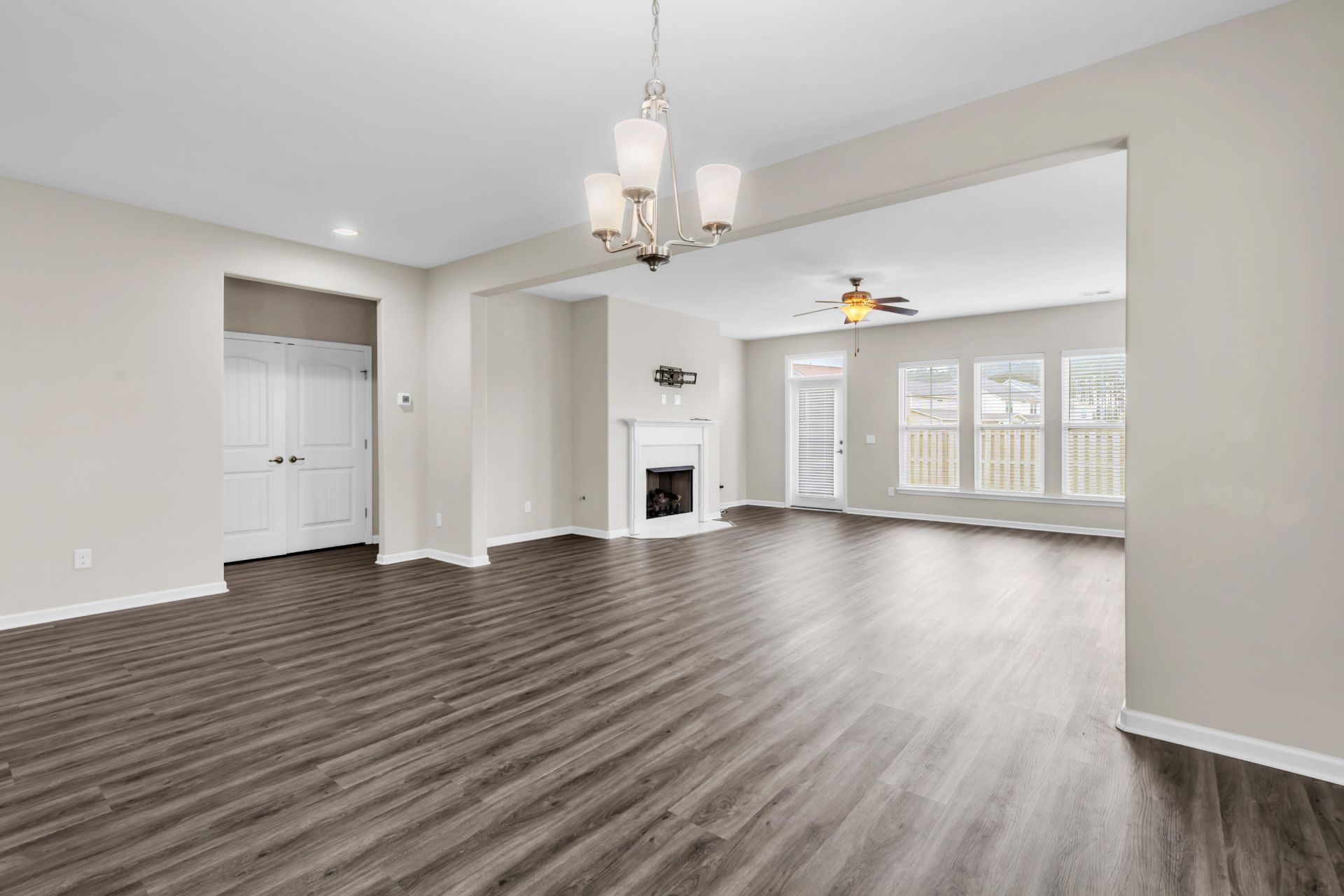 394 Sanctuary Park Drive Photo 15