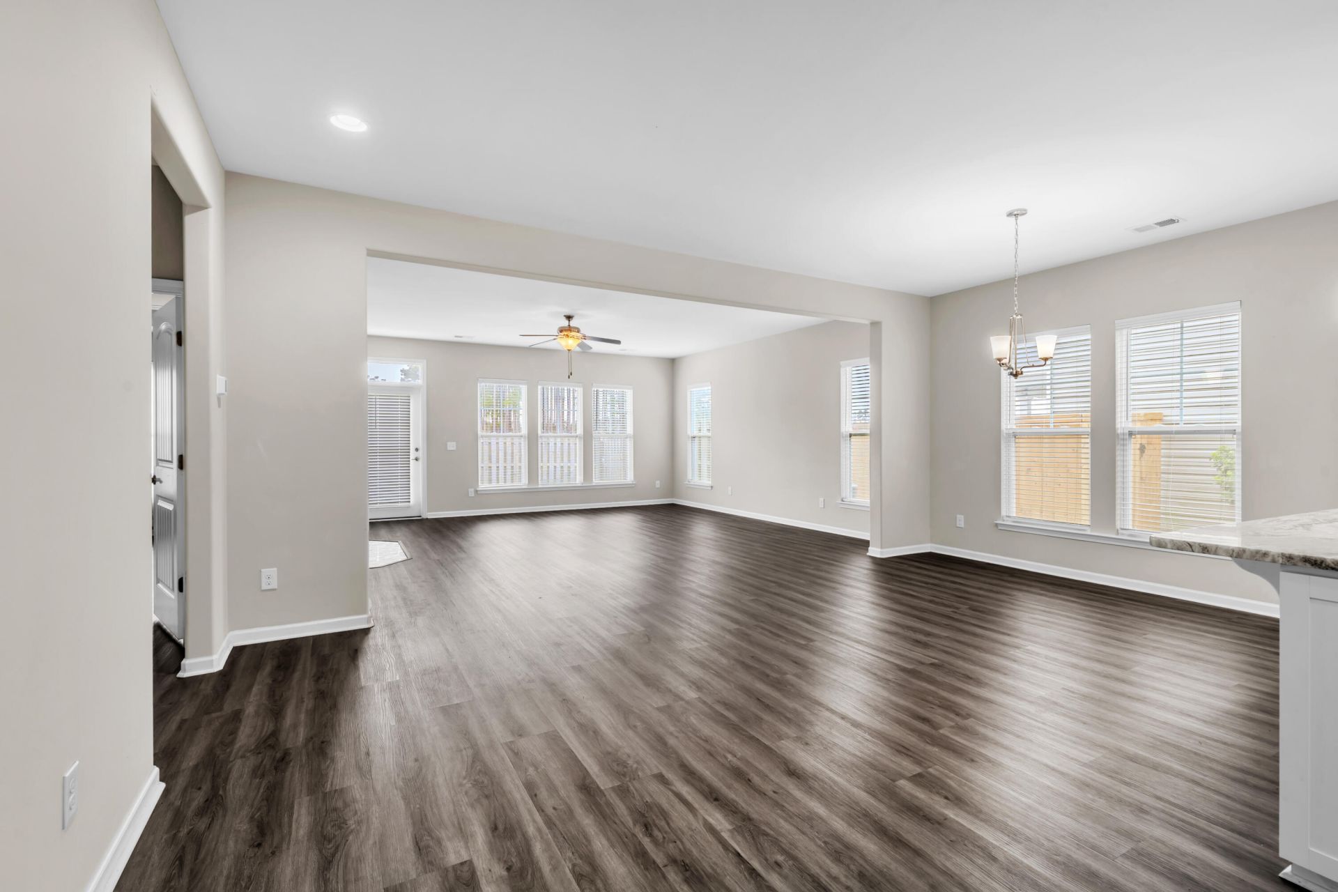 394 Sanctuary Park Drive Photo 16