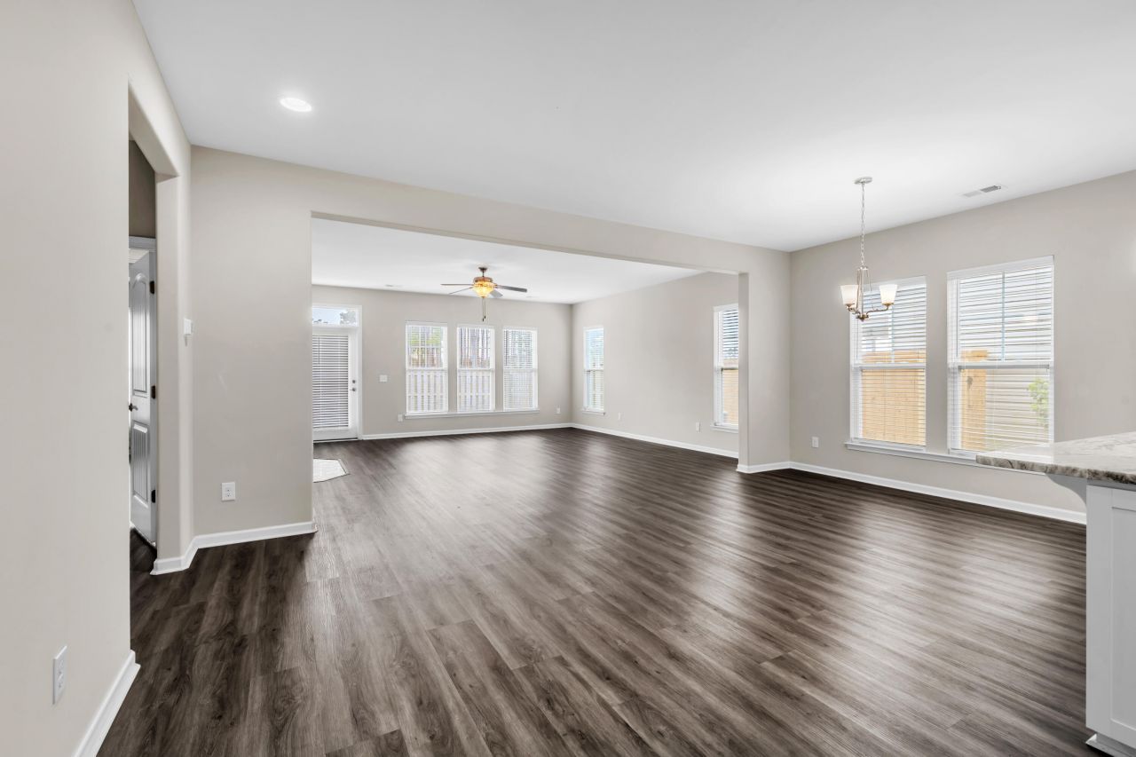 394 Sanctuary Park Drive Photo 16