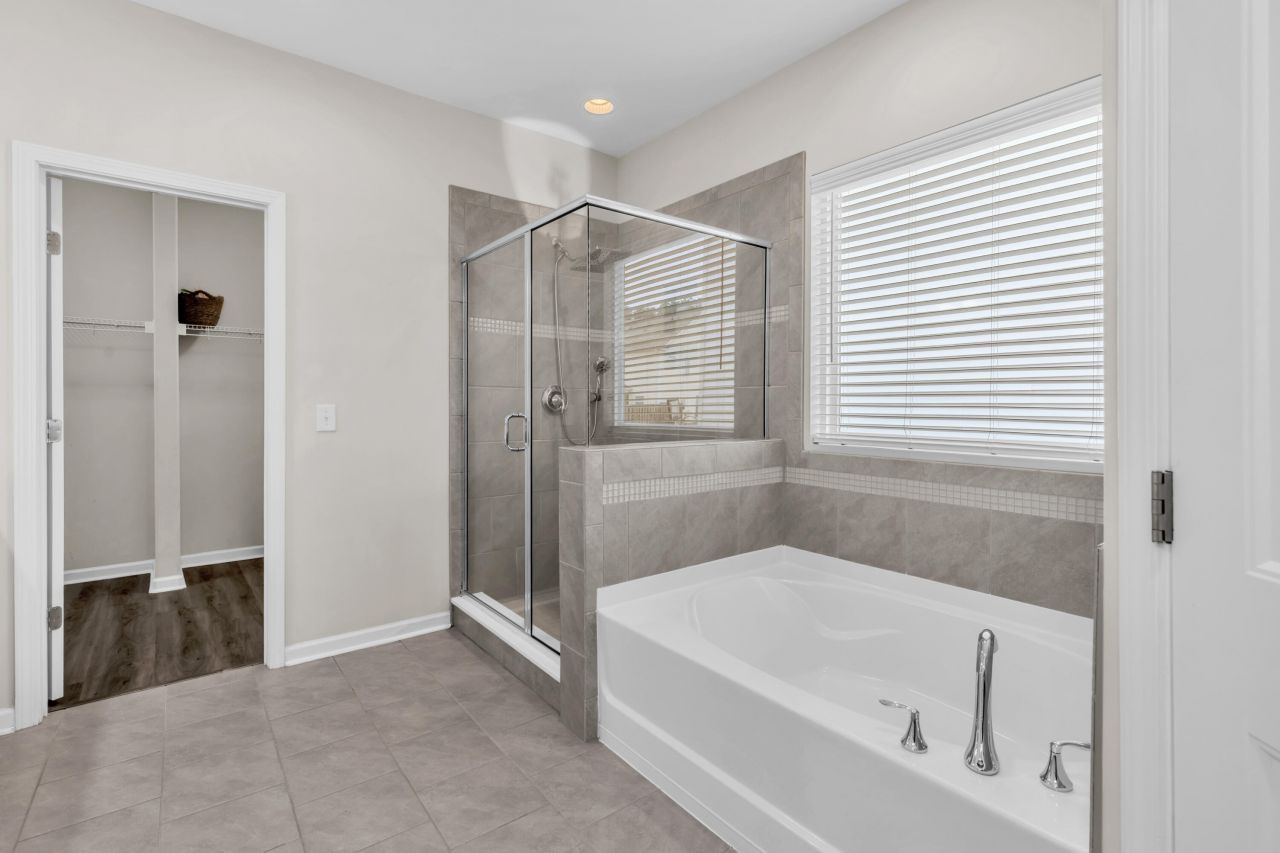 394 Sanctuary Park Drive Photo 22