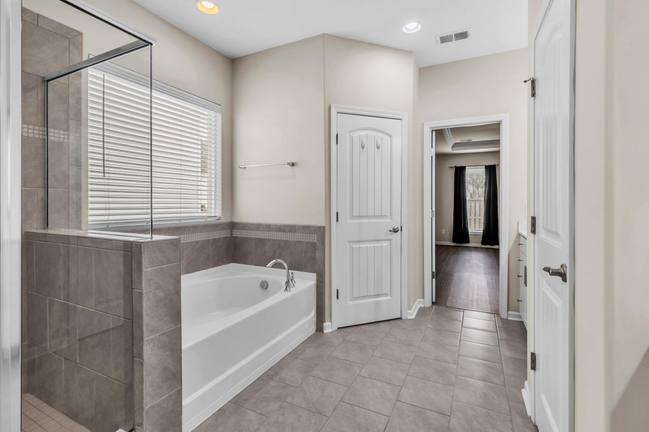 394 Sanctuary Park Drive Photo 26