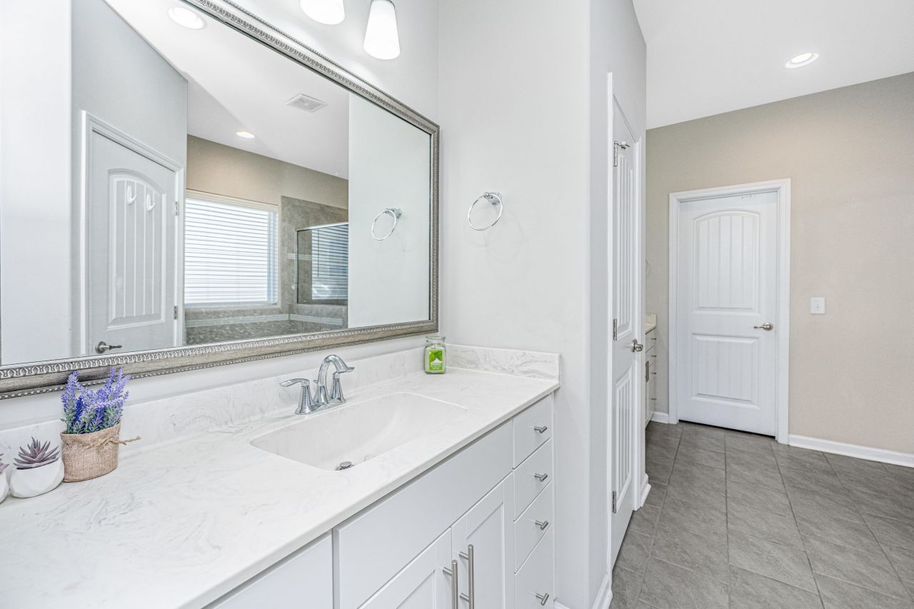 394 Sanctuary Park Drive Photo 28