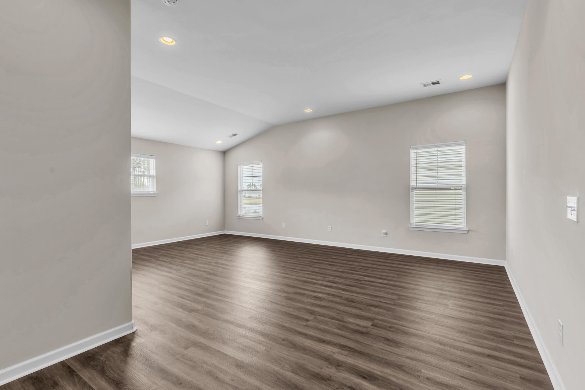 394 Sanctuary Park Drive Photo 35