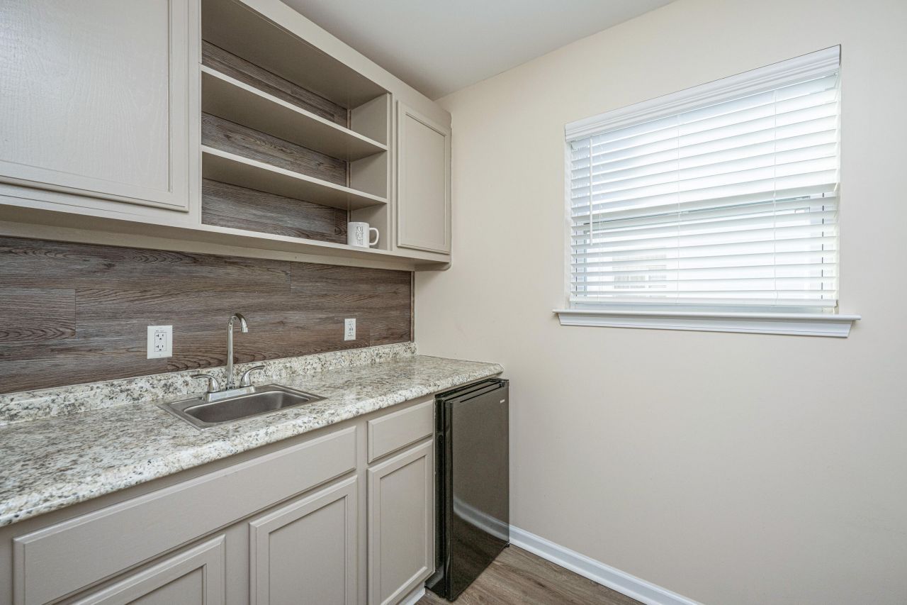 394 Sanctuary Park Drive Photo 35