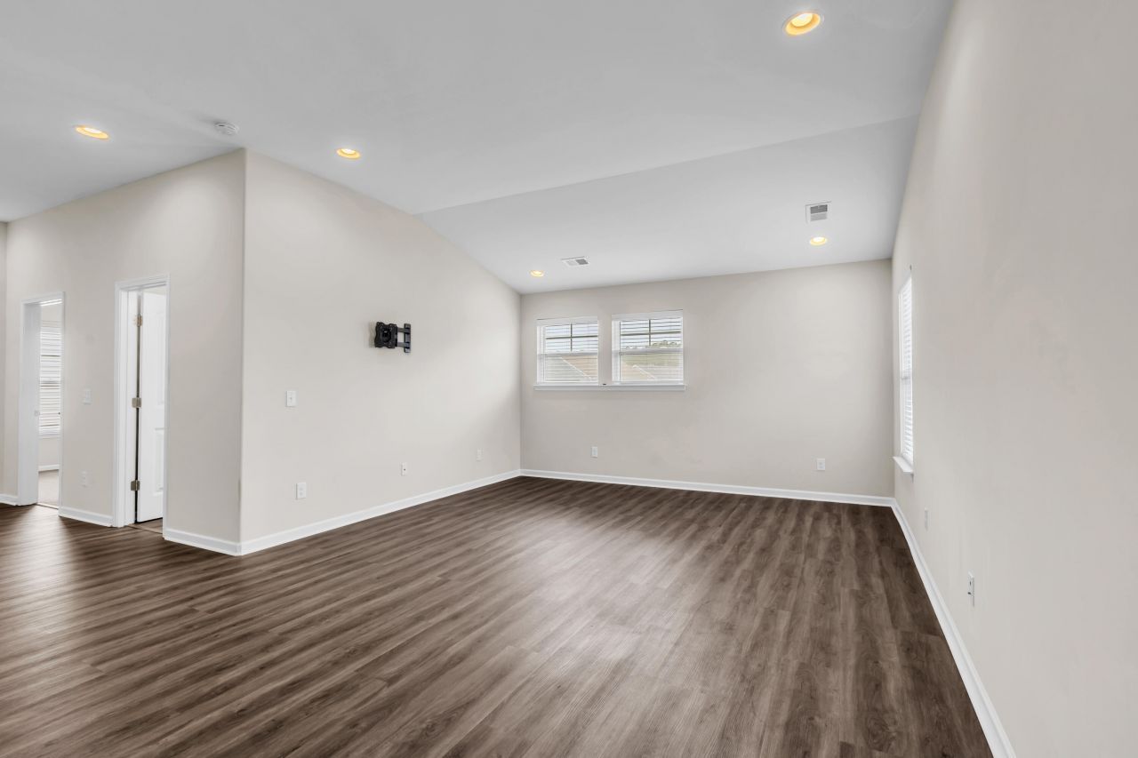 394 Sanctuary Park Drive Photo 37