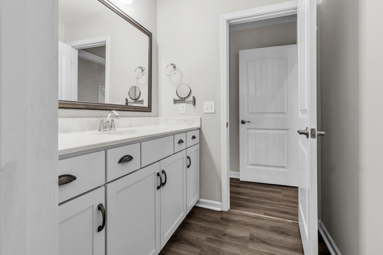 394 Sanctuary Park Drive Photo 44