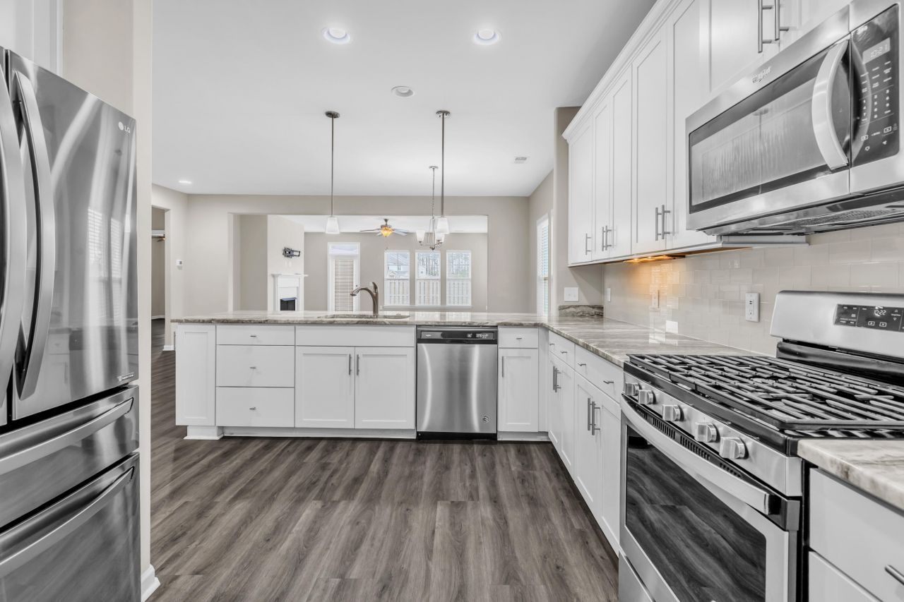 394 Sanctuary Park Drive Photo 7