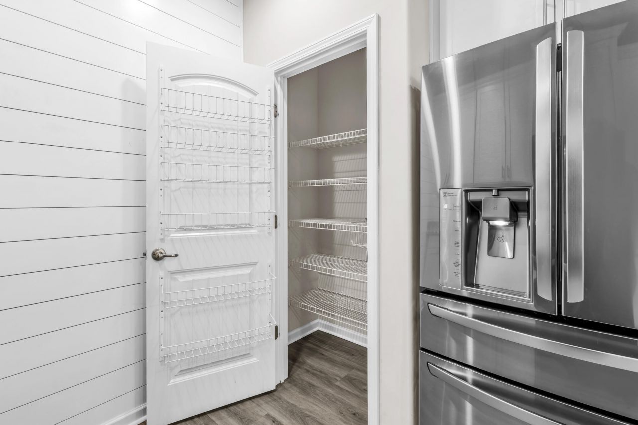 394 Sanctuary Park Drive Photo 8