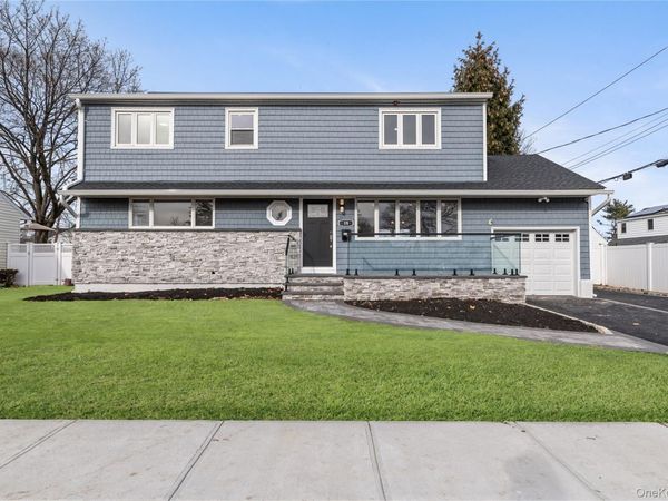 19 Hicks Avenue, Syosset, NY 11791
