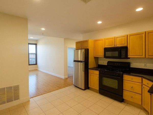 7 Central Sq, Unit 203, Lynn, MA 01901