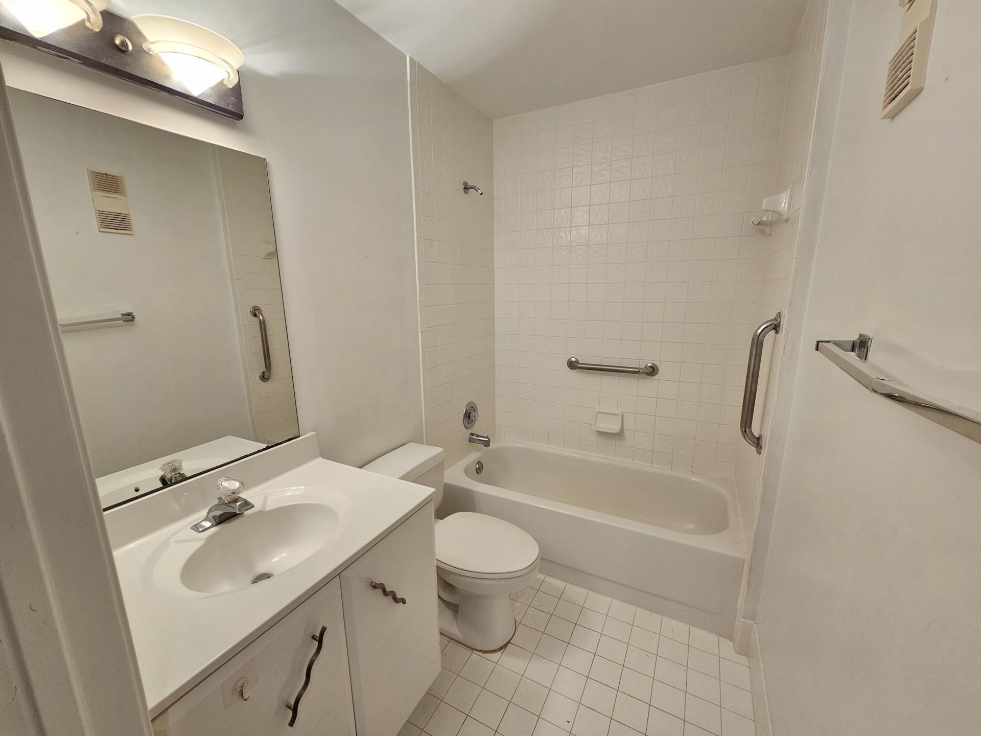 9637 Shadybrook Drive, Unit 201, Boynton Beach, FL 33437 Photo