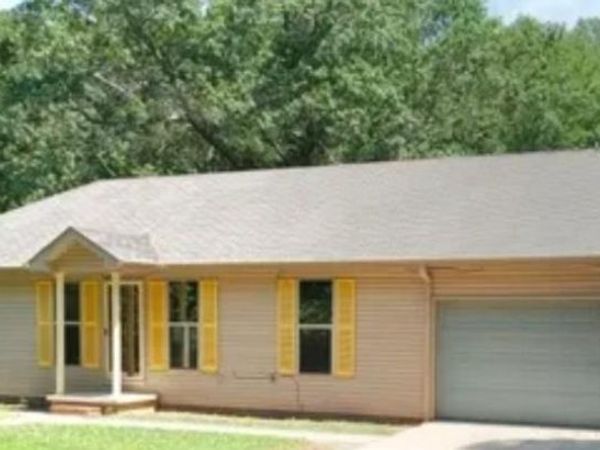 30 CR 1083, Oxford, MS 38655