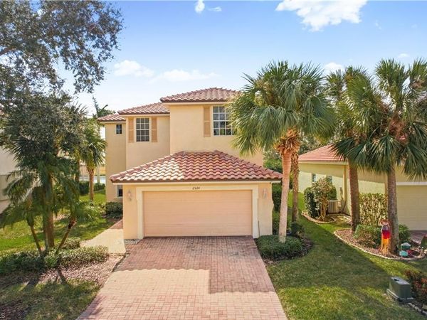 2524 Keystone Lake DR, CAPE CORAL, FL 33909