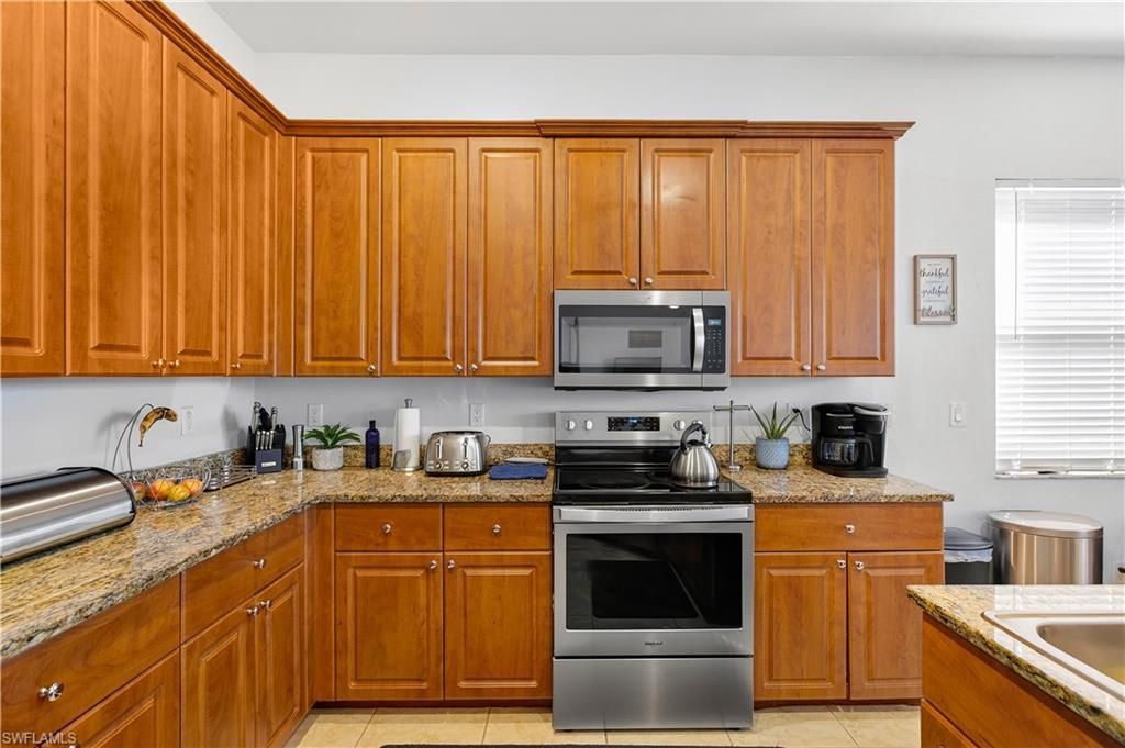 2524 Keystone Lake Dr, Cape Coral, FL 33909 Photo