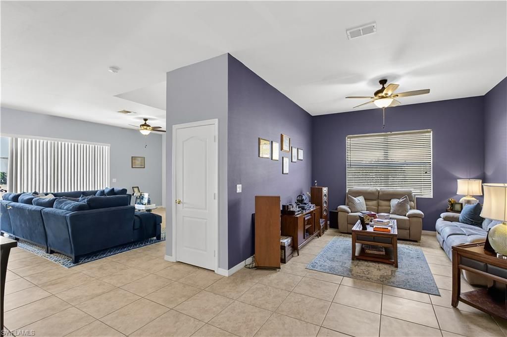 2524 Keystone Lake Dr, Cape Coral, FL 33909 Photo