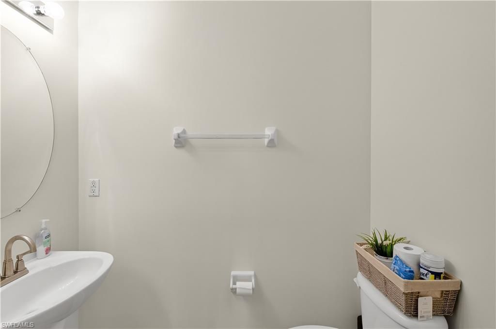 2524 Keystone Lake Dr, Cape Coral, FL 33909 Photo