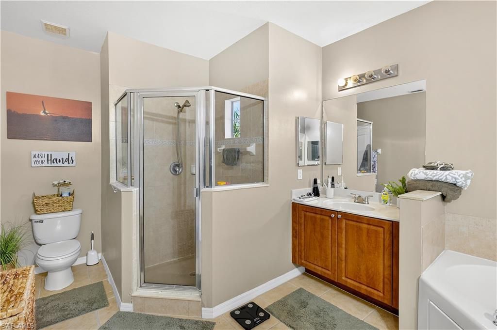 2524 Keystone Lake Dr, Cape Coral, FL 33909 Photo