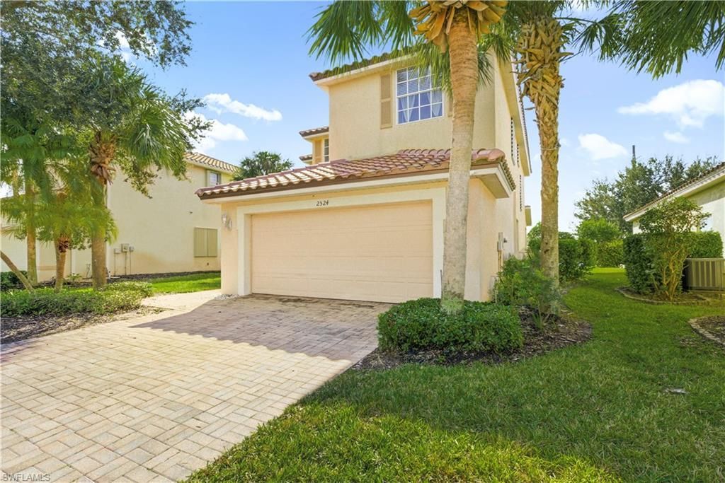 2524 Keystone Lake Dr, Cape Coral, FL 33909 Photo
