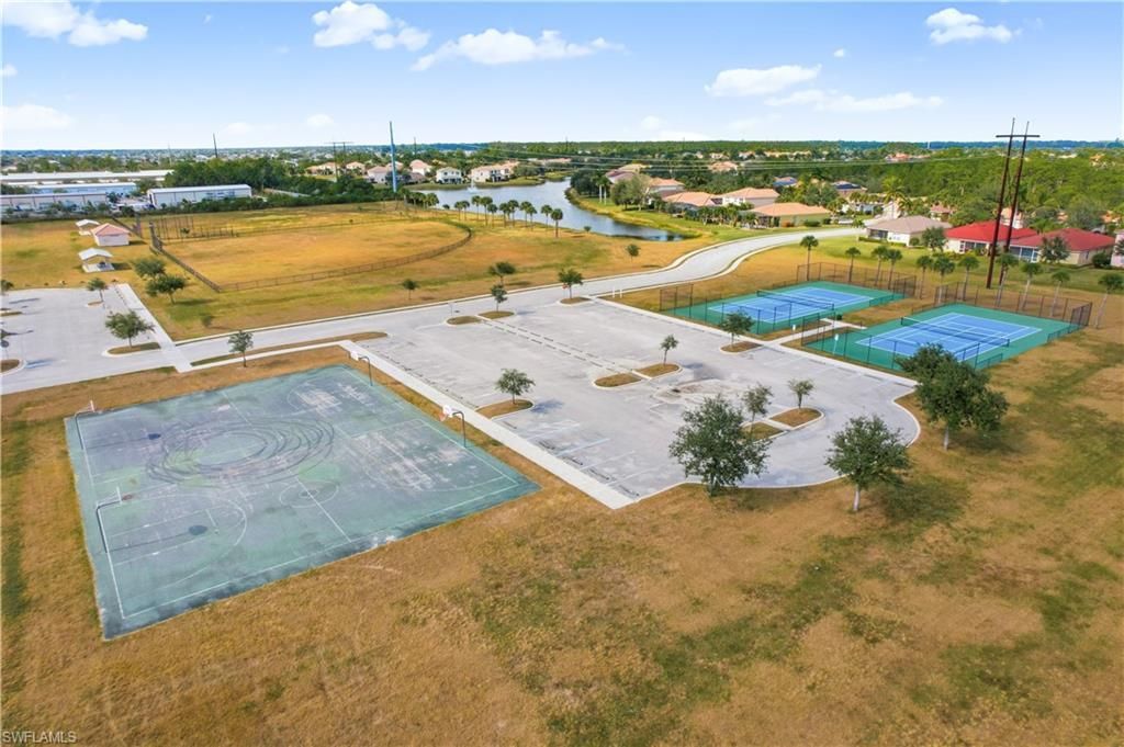 2524 Keystone Lake Dr, Cape Coral, FL 33909 Photo