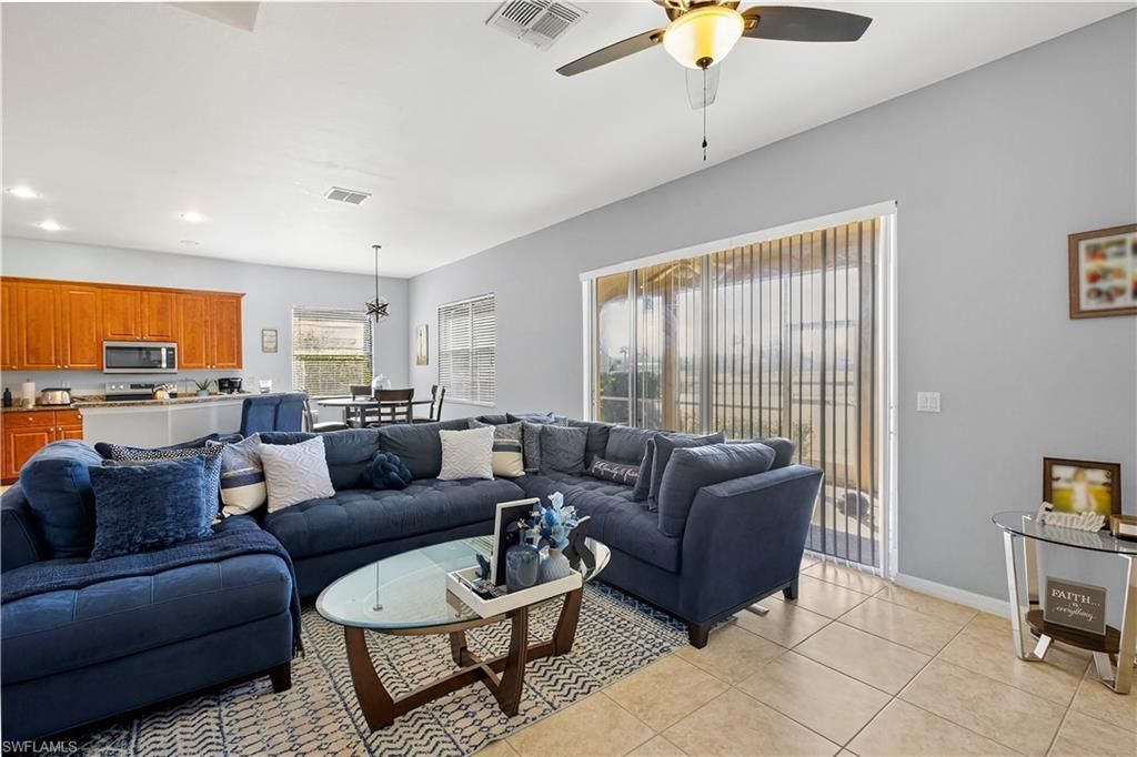 2524 Keystone Lake Dr, Cape Coral, FL 33909 Photo