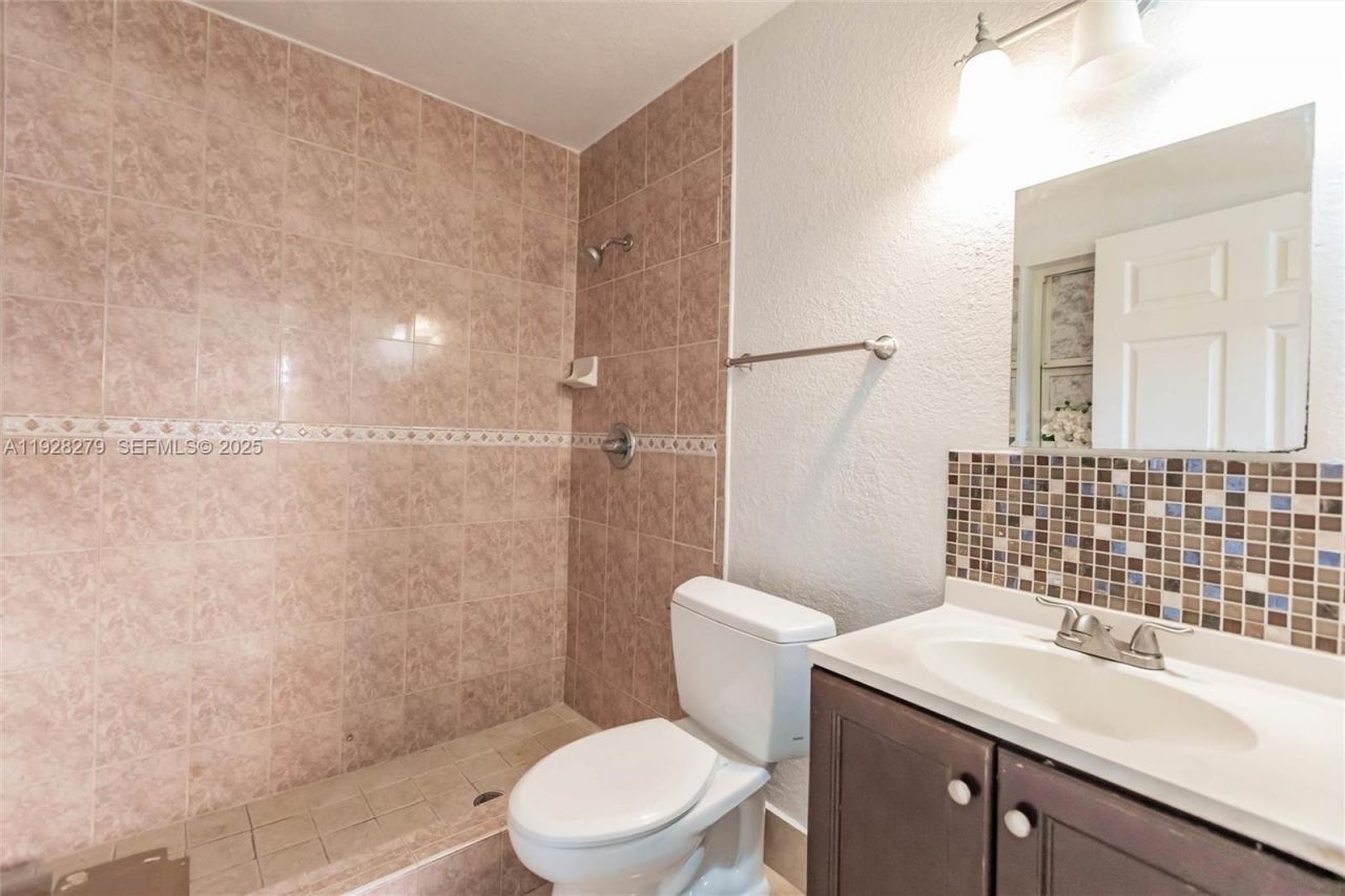720 NW 38th Ave, Lauderhill, FL 33311 Photo