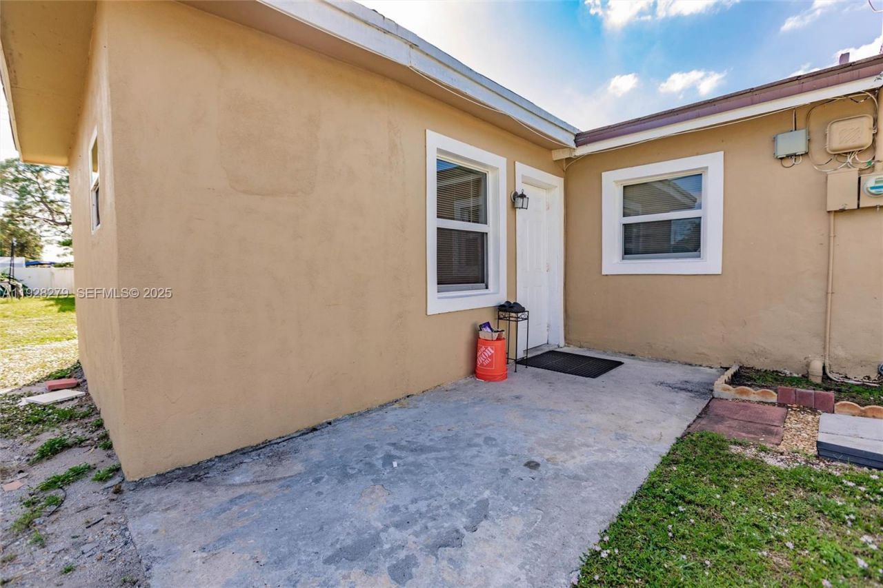 720 NW 38th Ave, Lauderhill, FL 33311 Photo
