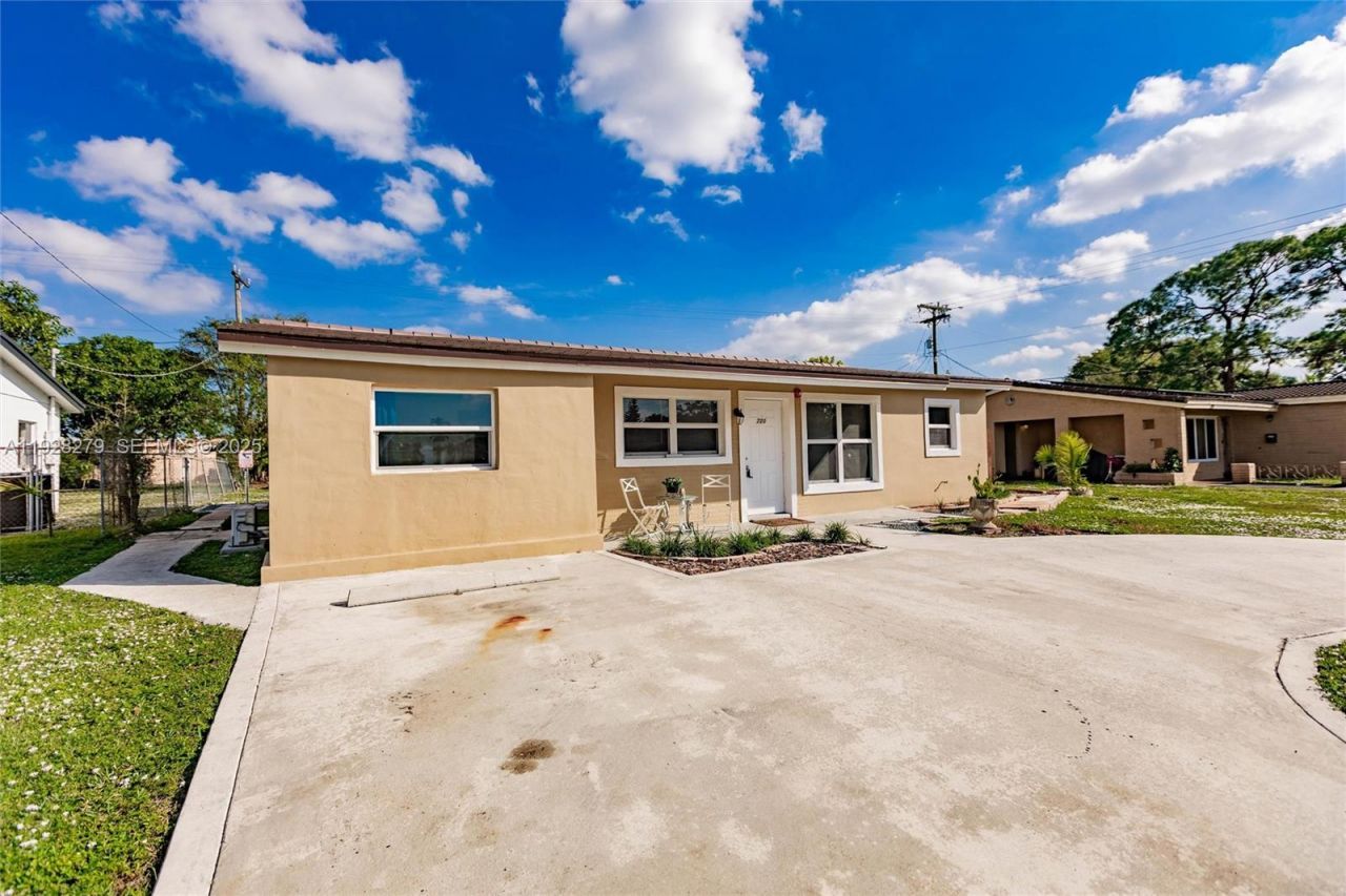 720 NW 38th Ave, Lauderhill, FL 33311 Photo