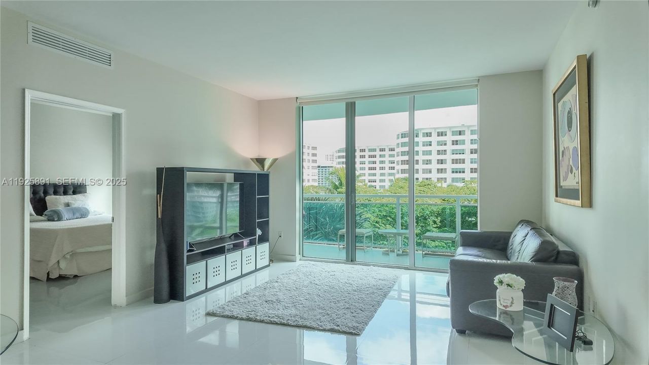 951 Brickell Ave, Unit 1206, Miami, FL 33131 Photo