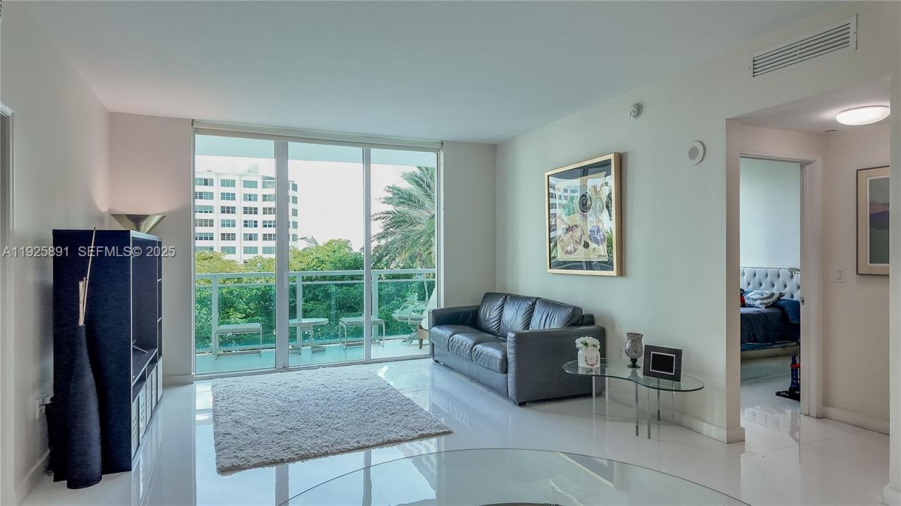951 Brickell Ave, Unit 1206, Miami, FL 33131 Photo