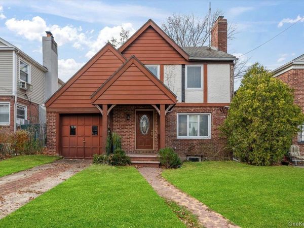 82-06 166 street, Jamaica, NY 11432
