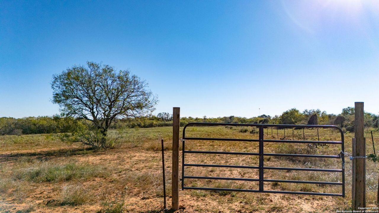 13710 Us Highway 87, Adkins, TX 78101 Main Photo