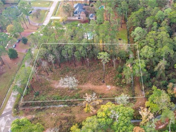 433 SECLUDED Loop, Madisonville, LA 70447