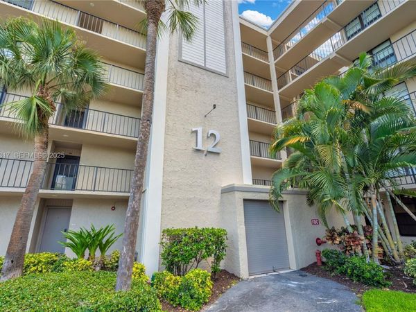 12 Royal Palm Way, Unit 103, Boca Raton, FL 33487