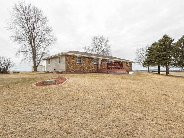 1021 Fish Lane Lane, Hazel Green, WI 53811