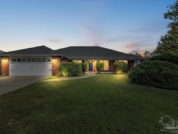 1854 Southbay Dr, Pensacola, FL 32506