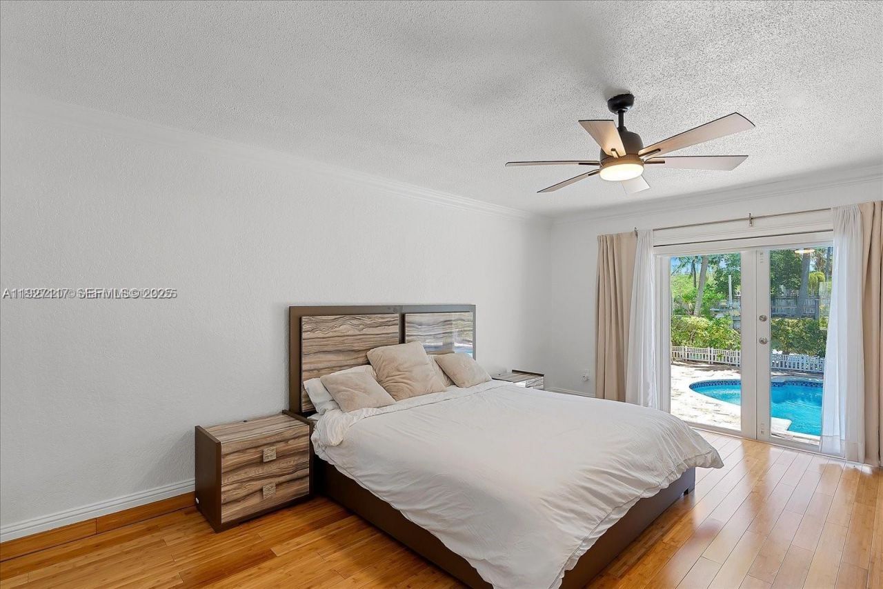 3220 NE 164th St, North Miami Beach, FL 33160 Photo