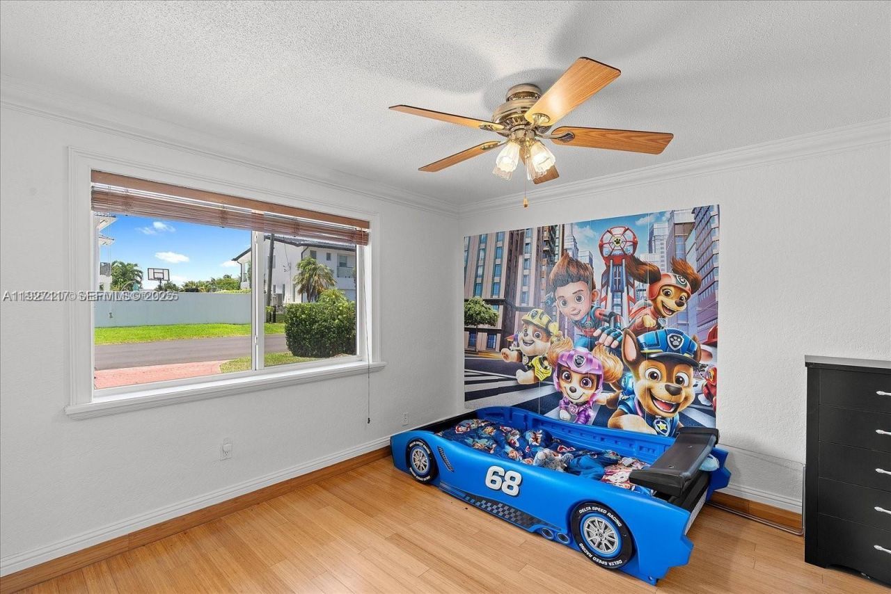 3220 NE 164th St, North Miami Beach, FL 33160 Photo