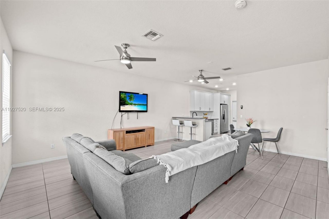 1190 Eucalyptus Dr, Unit 5, Hollywood, FL 33021 Photo