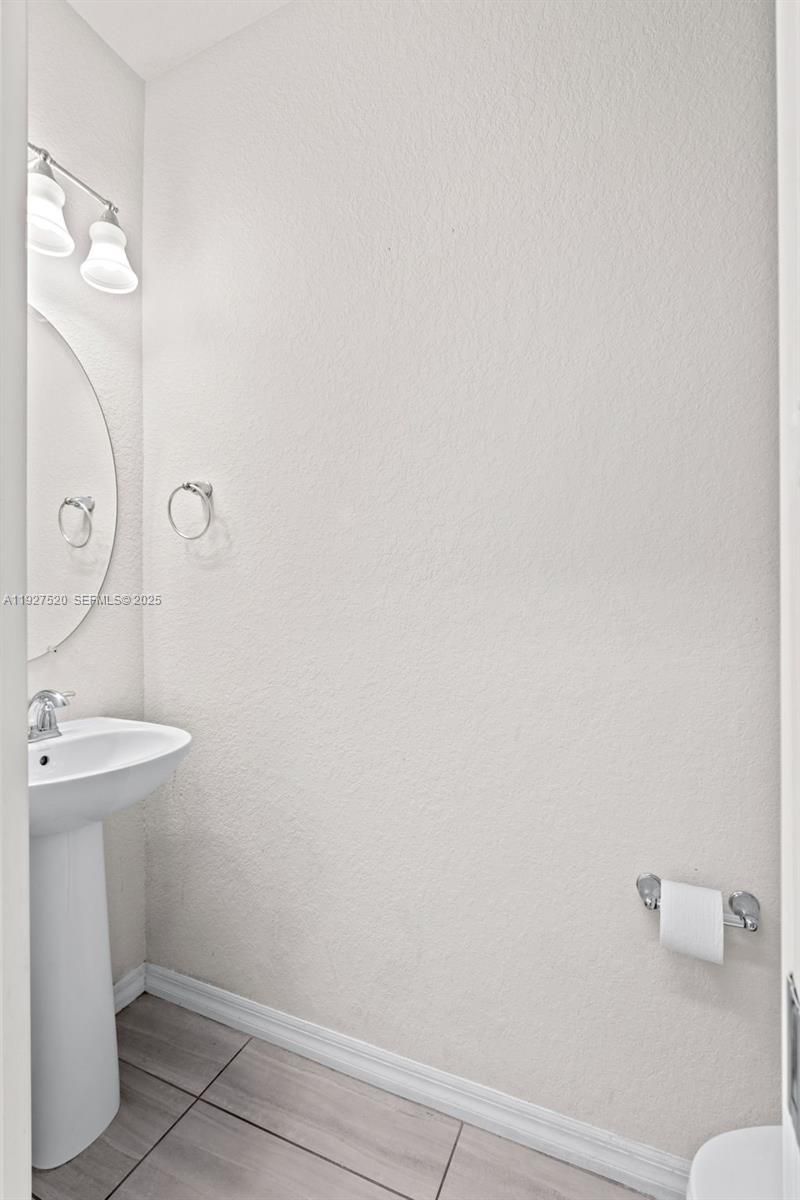 1190 Eucalyptus Dr, Unit 5, Hollywood, FL 33021 Photo