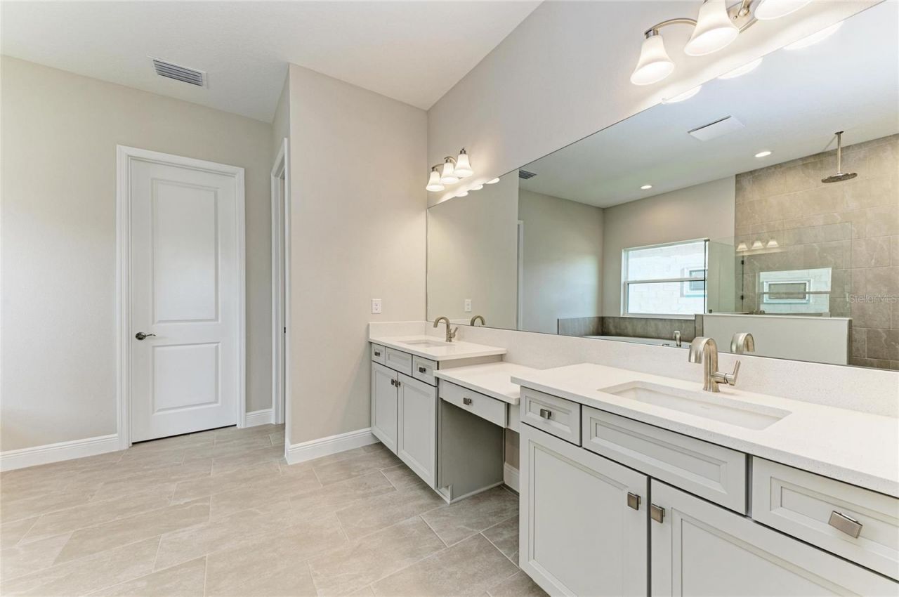 35564 Big Hawk Drive, Zephyrhills, FL 33541 Photo