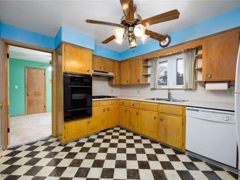 364 Mowbray Road, Akron, OH 44333 Photo 13