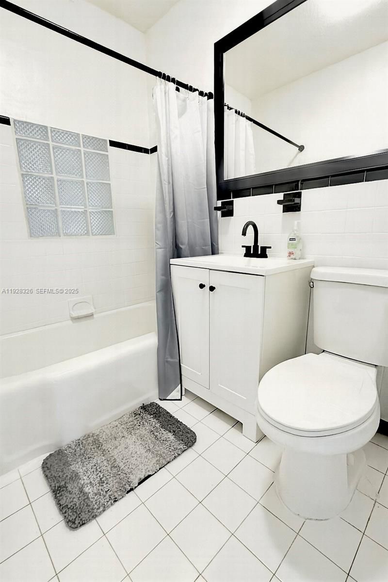 334 W 36th Ter, Hialeah, FL 33012 Photo