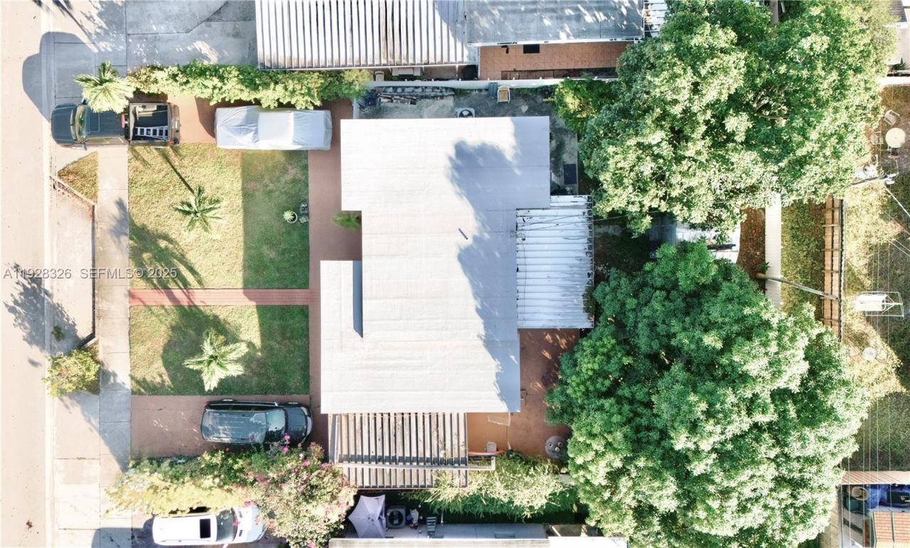 334 W 36th Ter, Hialeah, FL 33012 Photo