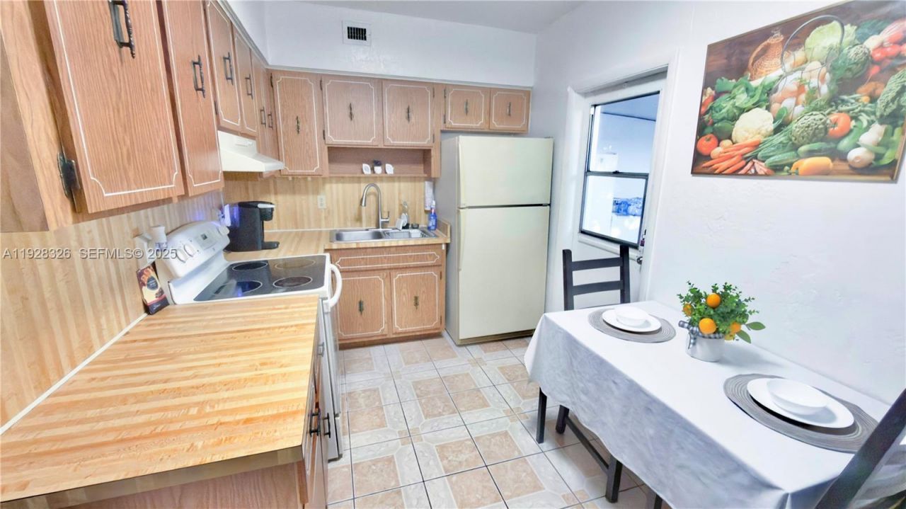 334 W 36th Ter, Hialeah, FL 33012 Photo