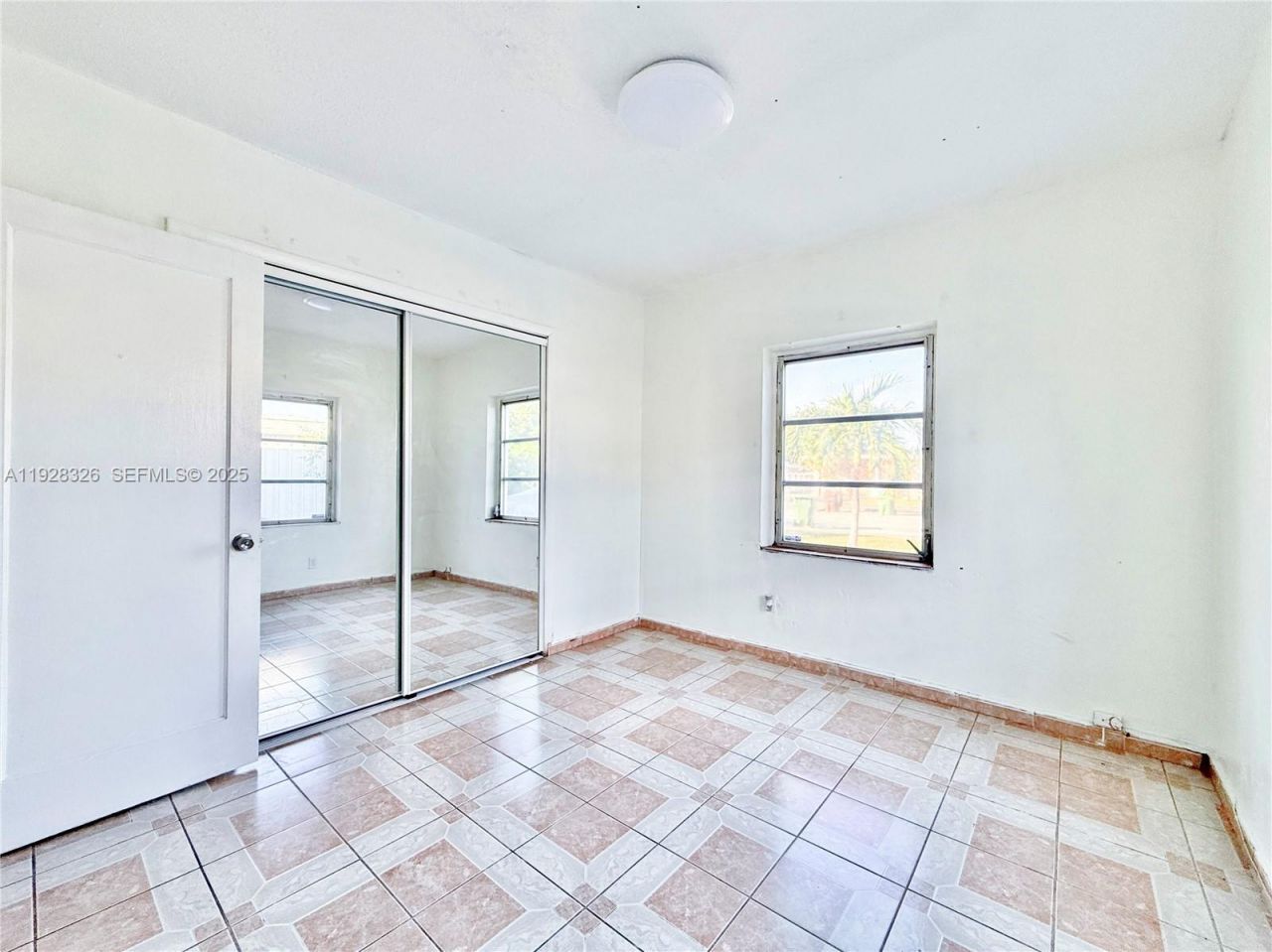 334 W 36th Ter, Hialeah, FL 33012 Photo