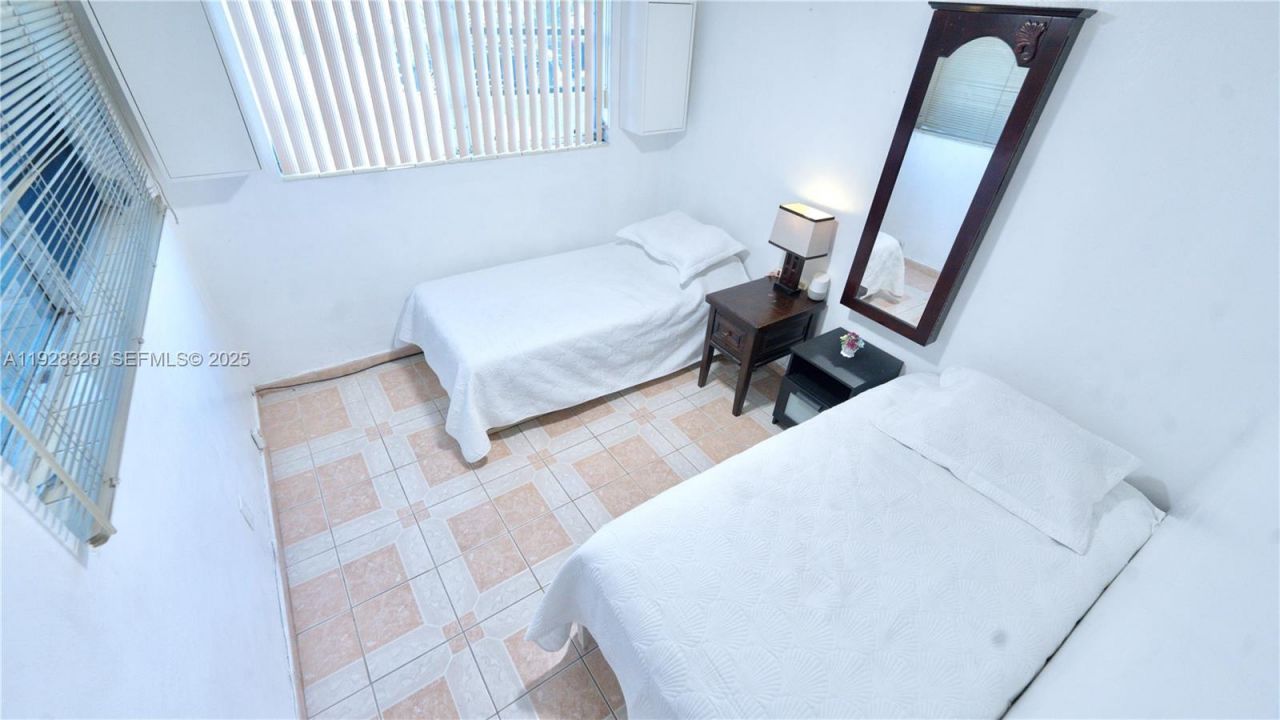 334 W 36th Ter, Hialeah, FL 33012 Photo