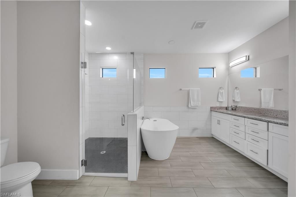309 NE 15th Ter, Cape Coral, FL 33909 Photo